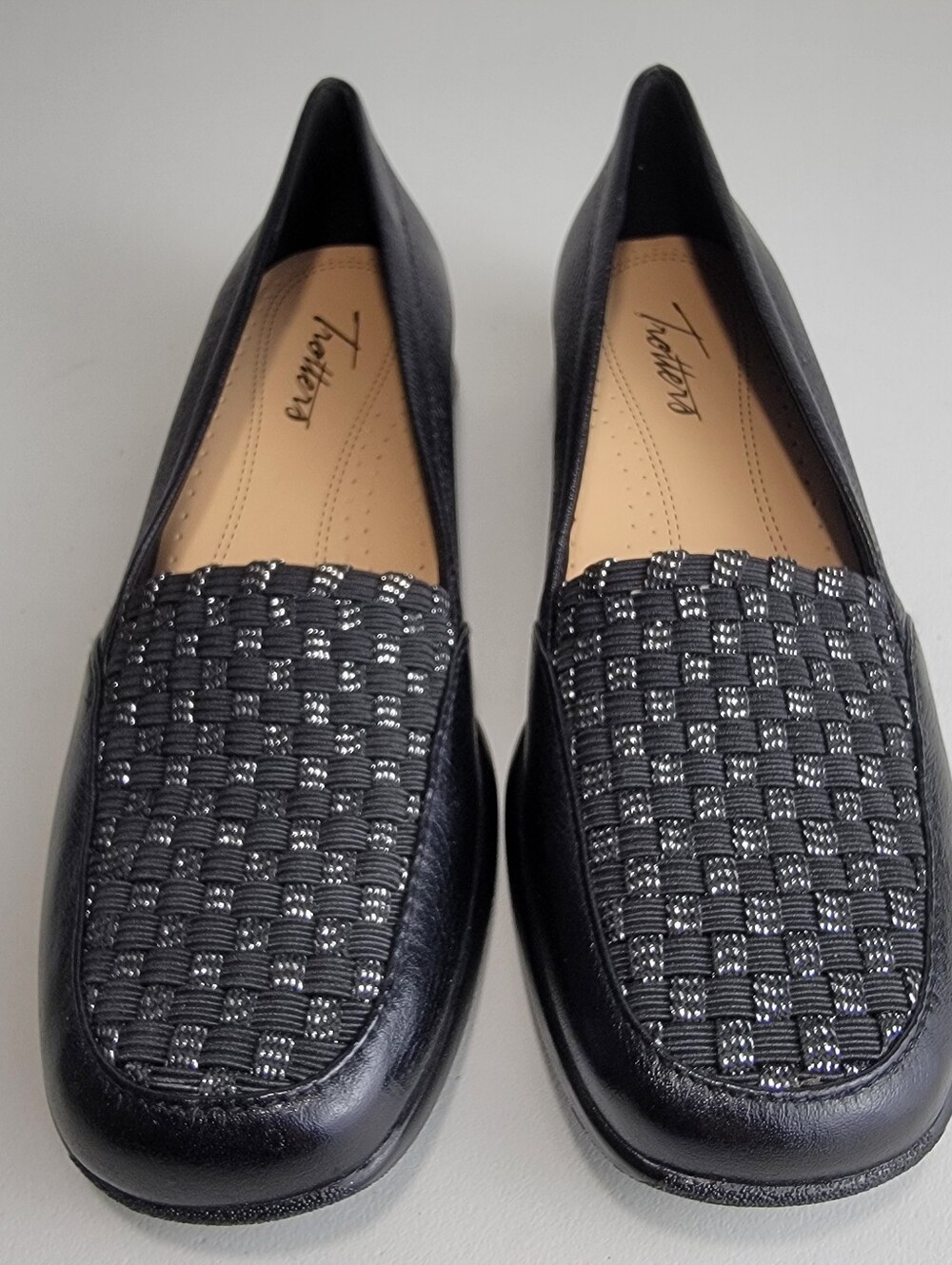 Trotters Women's Jenkins Flat Loafers Black Leather, Stretch Weave Top, 6 Narrow